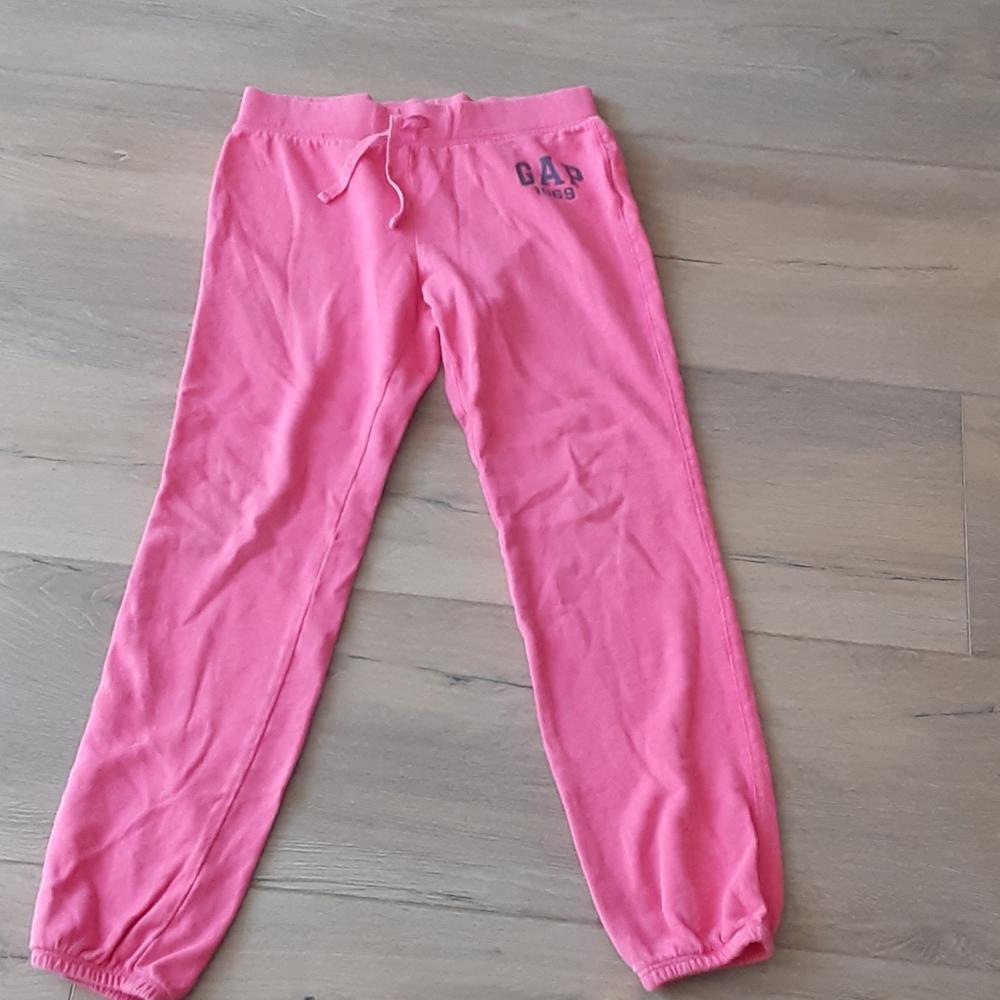 Gap kids pink girls sweatpants (in good condition)